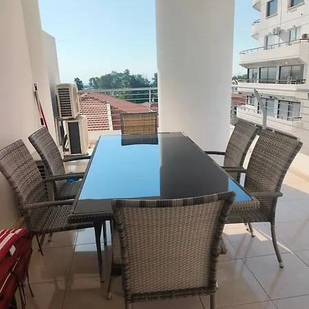 Marina Centre Apartment Larnaca