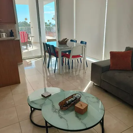 Marina Centre * لارنكا